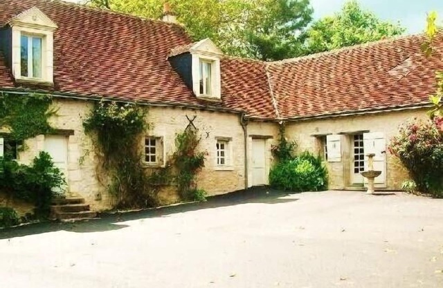 Vast 18th century farmhouse with all comforts heated indoor swimming pool