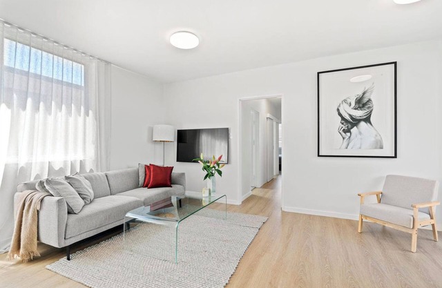 Vaucluse Vibrance - Stylish 3BR Apartment in Prime Vaucluse Location