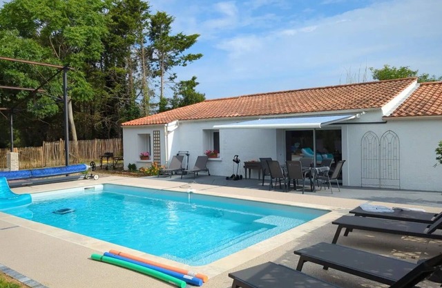 Vendee Maison et Dépendance av Piscine Chauffée 14 Pers à 15min de L'océan