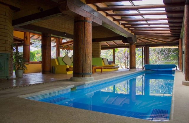 venue&Home w/bungalow & cabin. Mountain views, indoor pool & soccer field