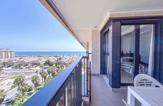 Veramar Beach apartment, with terrace and parking, in front of the beach