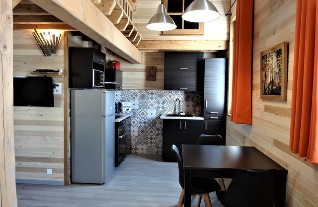 VERY BEAUTIFUL DUPLEX 2 PEOPLE view of the village square (DONE AGAIN 2018)