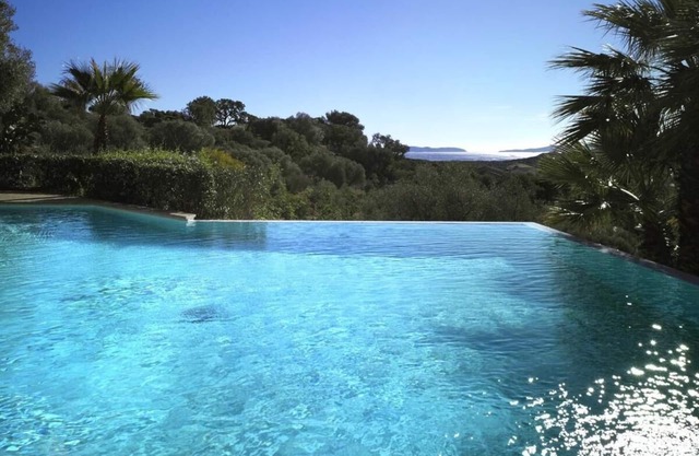Very beautiful Duplex Apartment SEA VIEW, Pool completely renovated in 2020