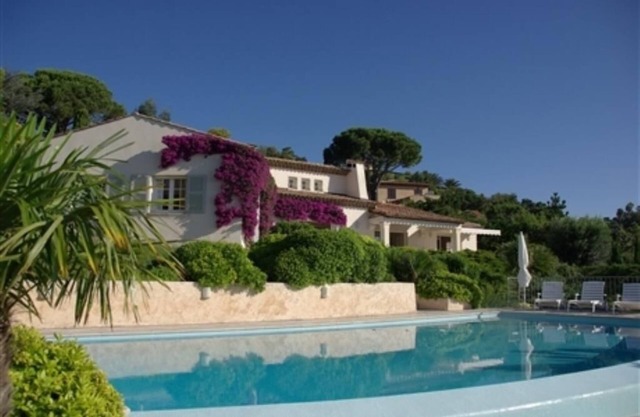 VERY BEAUTIFUL VILLA WITH EXCEPTIONAL SEA VIEW ! FREE WIFI
