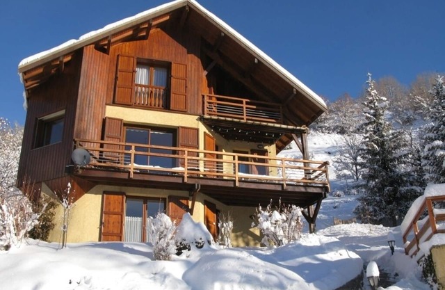 Very bright apartment at garden level in the Serre-Chevalier Valley