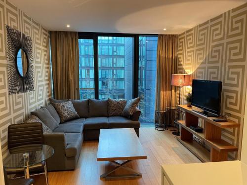Very centrally located chic one bed Quartermile apartment
