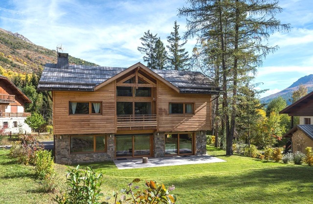 Very comfortable, quiet family chalet. Slope departure - 10min by car