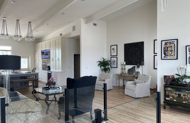 Very convenient, beautiful home with great restaurants within walking distance