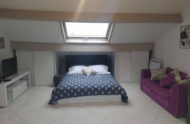 Very nice apartment 3min train station and 16 min Paris