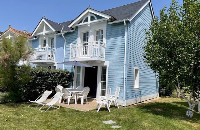 Very nice house on Golf in holiday residence with swimming pools