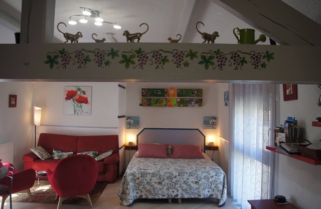 Very well-equipped gîte, quiet and comfortable.