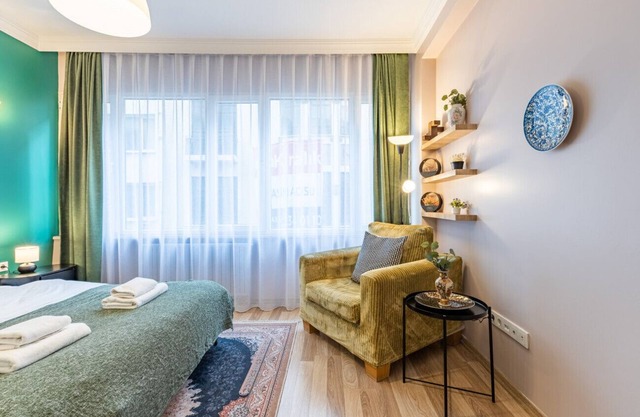 Vibrant Flat Near Metro 10 min to Citys Nisantasi