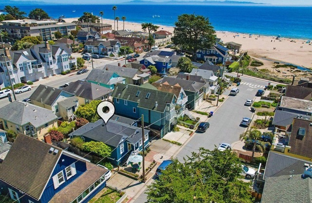 Vicky by the Sea – Ocean Views in Seabright | Pet-Friendly | Monthly Rental Available