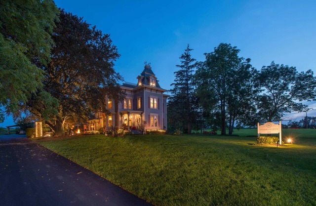 Victorian Mansion! Minutes from Canandaigua Lake!
