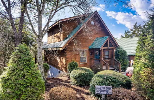 Views 1BR/1.5Bath Pet-Friendly with Hot Tub & BBQ