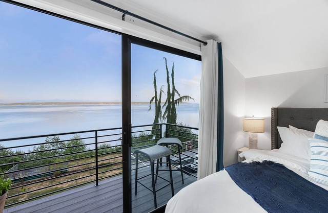 Views Seclusion & Cozy Island Comfort