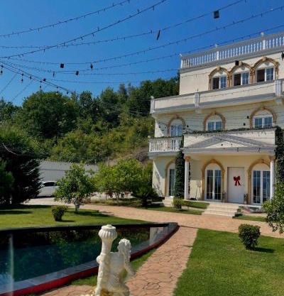 Vila Dy Bukurite