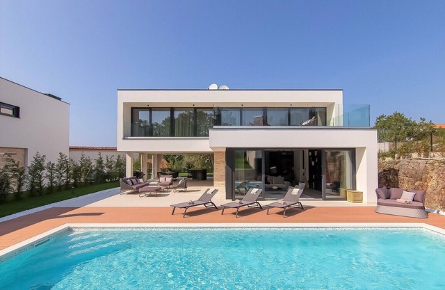 Villa #1 for 8 people near Rovinj with 50 m2 private pool, sauna & pet friendly