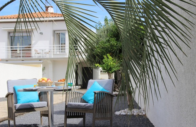 Villa 100 meters from the sea, terrace, garden, Grau d'Agde, 12 people