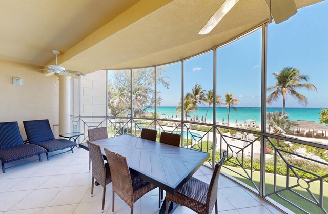 Villa 11, Second floor, 3 bedroom, 3 bathroom, oceanfront, fully equipped.