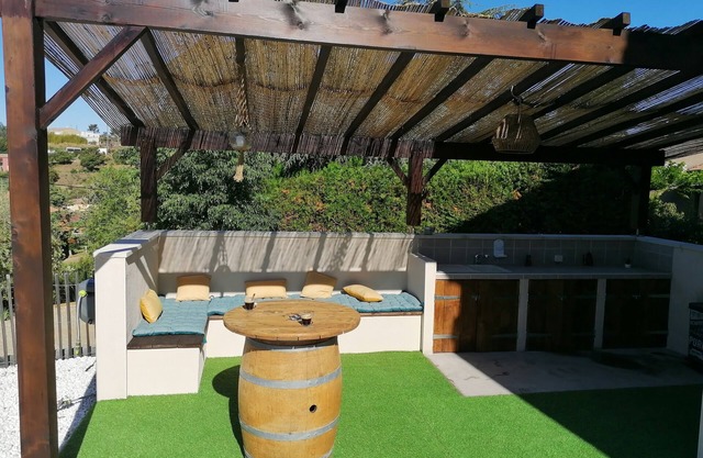 Villa 150m² with swimming pool, not overlooked, quiet