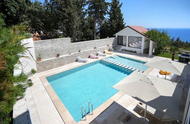 Villa 16 | Dhërmi by PikHost