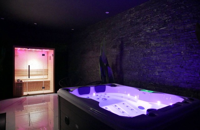 Villa 1h15 from Paris, with swimming pool, Spa & Sauna