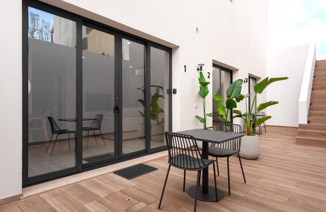 Villa 41 - Private Studios Faro Airport, Beach & City Center