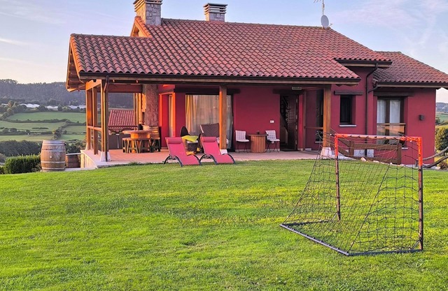 VILLA 5 KM FROM GIJON