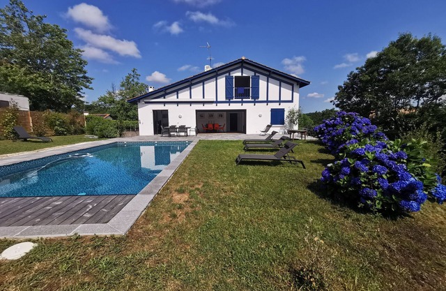 Villa 8 Couchages Avec Piscine Proche Biarritz