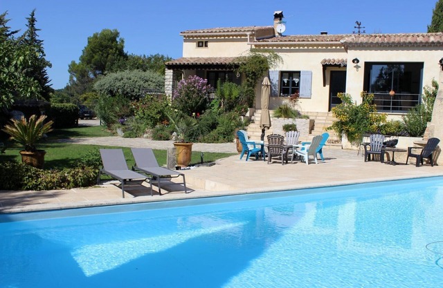 Villa 8 pers heated pool (12x6) roller shutter