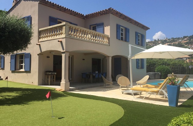 VILLA 8 PERS SAINTE-MAXIME LA NARTELLE, 100m SEA, HEATED PRIVATE SWIMMING POOL, SPA