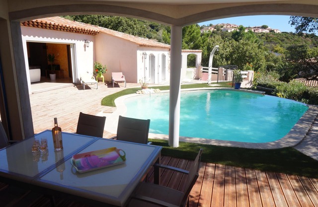 villa 900 m from the sea