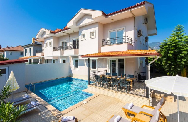 Villa Ada 1 - Eight Bedroom Villa, Sleeps 16