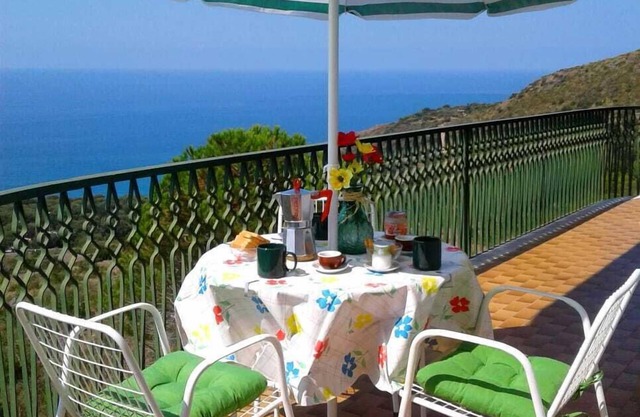 Villa Amelia detached and super panoramic!