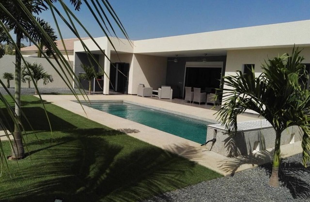 VILLA AMY near shopping center and 7-minute walk from the beach