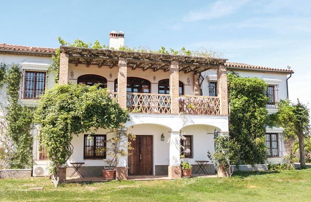 Villa Aracena - Five Bedroom Villa, Sleeps 10