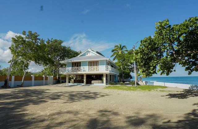 Villa Arena Beach Front 🌟Best in Punta Rucia
