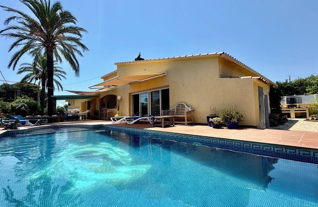 Villa Arte – Artistic Retreat with Pool & Garden in the Bay of Rosas