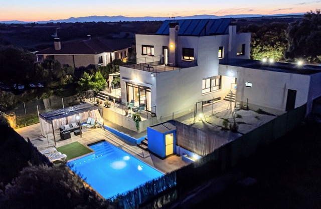 Villa at 45 km from Madrid / El Sitio de Pepe