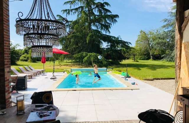 Villa at the crossroads of Burgundy, Castles of Loire Valley and Paris