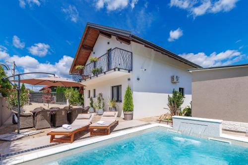 Villa Bajer, Fužine