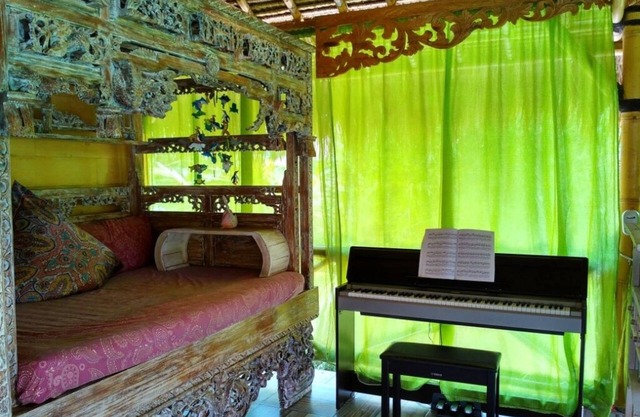 Villa "Bali Paradise" 5br. Two houses 3br + 2br, swimming pool, big garden.