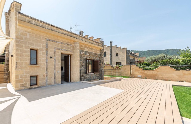 Villa Bay Emirs | Modern Sicilian Haven | Lush Garden Oasis | Cefalù Seaside.