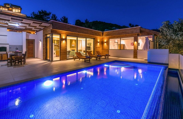 Villa Bella Two For 4-Isolated Heated Pool Family
