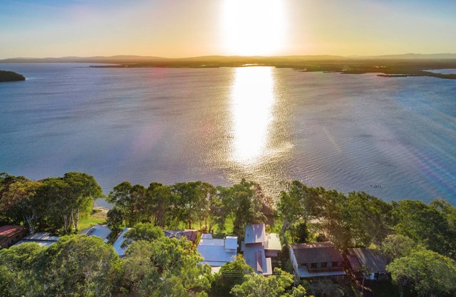 Villa Belza - Lakeside cottage near Angourie beaches