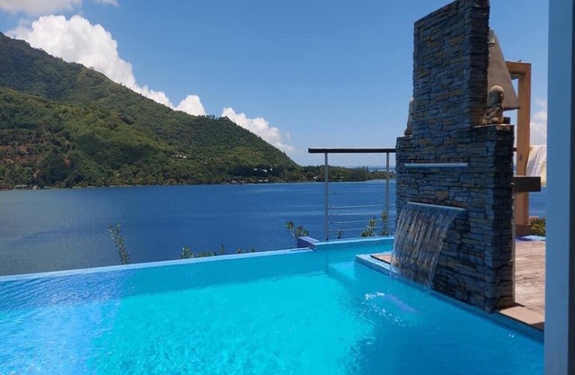 "Villa Blanche" PANORAMIC POOL-BAR COOK BAY