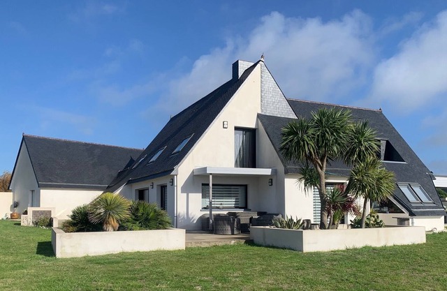 Villa "Bord De Mer - Penmarch" with 2 Private Terraces, Balcony & Wi-Fi