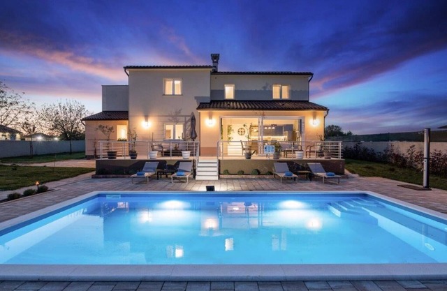 Villa Camelie - moderna vila autohtonog stila u Istri