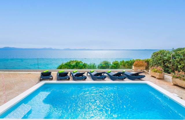VILLA CAN TORRENS - Villa with private pool with sea views in Alcanada and Free WiFi